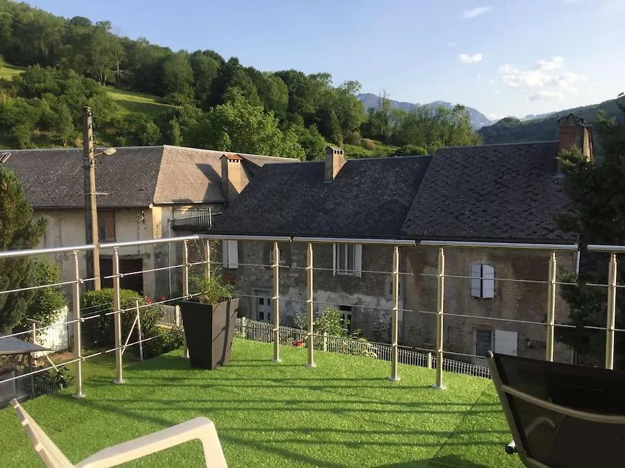 Maison Au Calme Vue Sur Les Montagnes Aste Holiday home