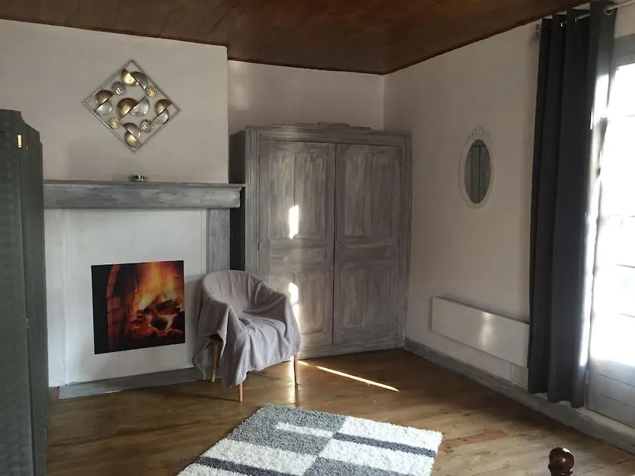 Holiday home Maison Au Calme Vue Sur Les Montagnes Aste France